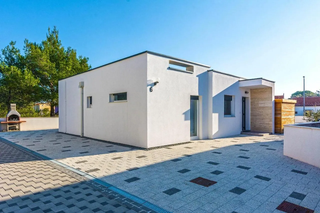 Luxury Villa With A Swimming Pool Vir - 19346 0*,